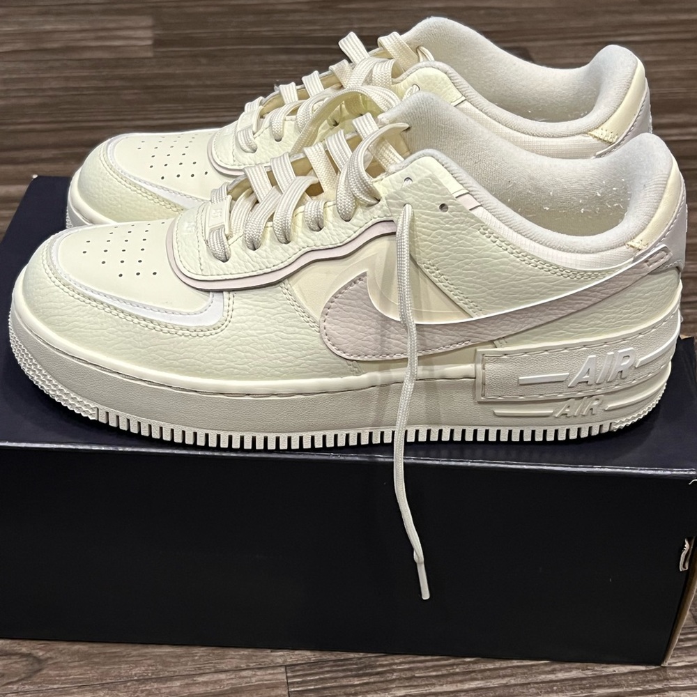Size 10 W Nike Air Force 1 Shadow